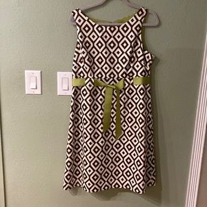 Sleeveless Geometric A-Line Dress in Brown & Olive